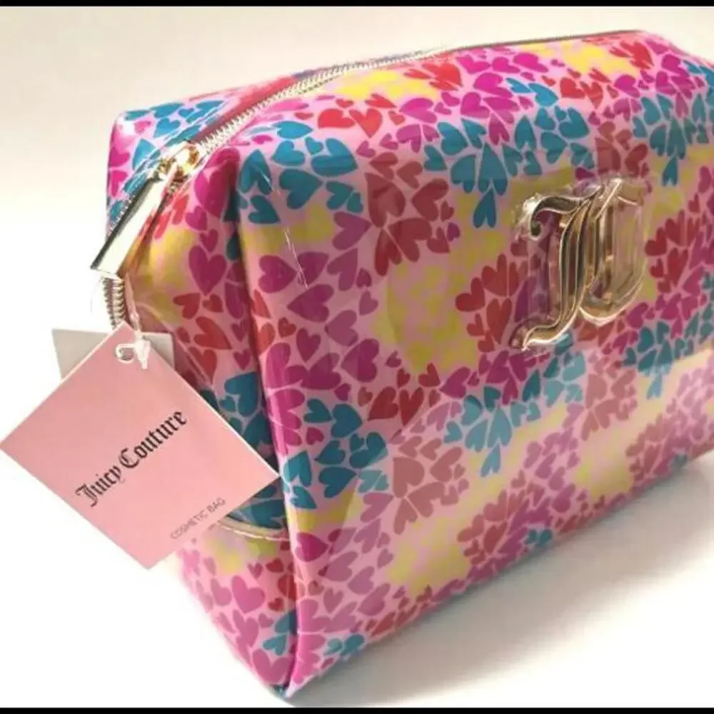 NWT JUICY COUTURE Cosmetics Vinyl Makeup Bag with Multi Hearts (JCXX025)